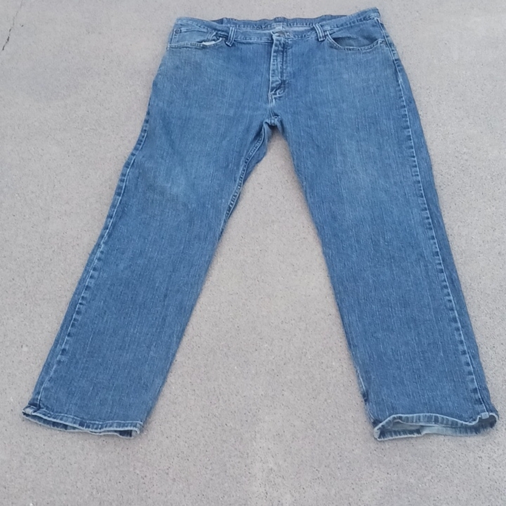 Wrangler men's regular fit jeans size 38 x 30